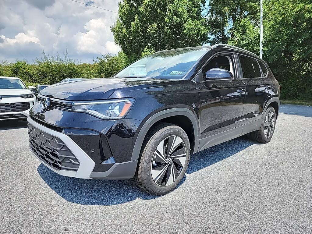 2025 Volkswagen Taos SE 4Motion