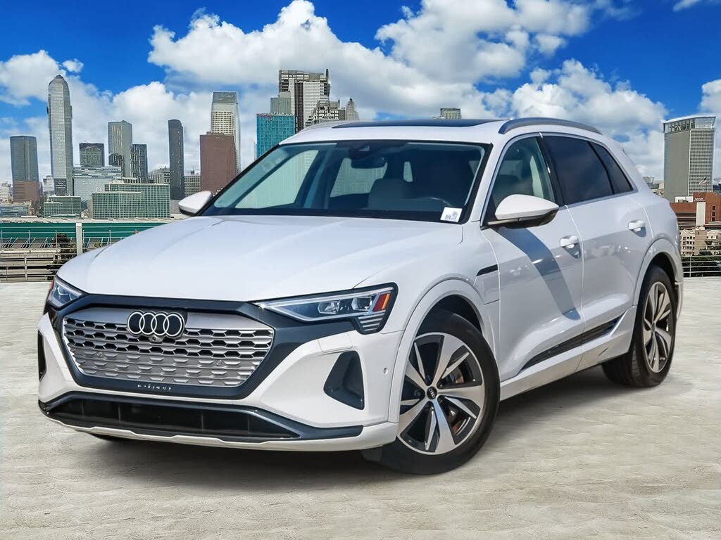2024 Audi Q8 e-tron quattro Premium Plus AWD