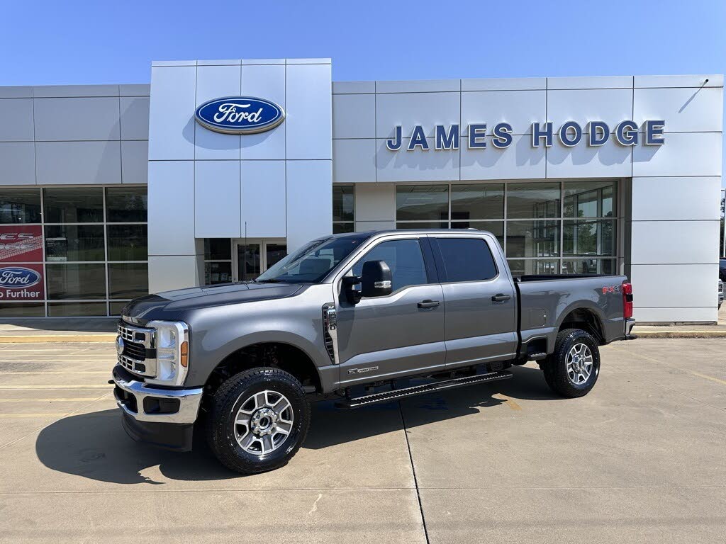 2025 Ford F-250 Super Duty XLT Crew Cab 4WD