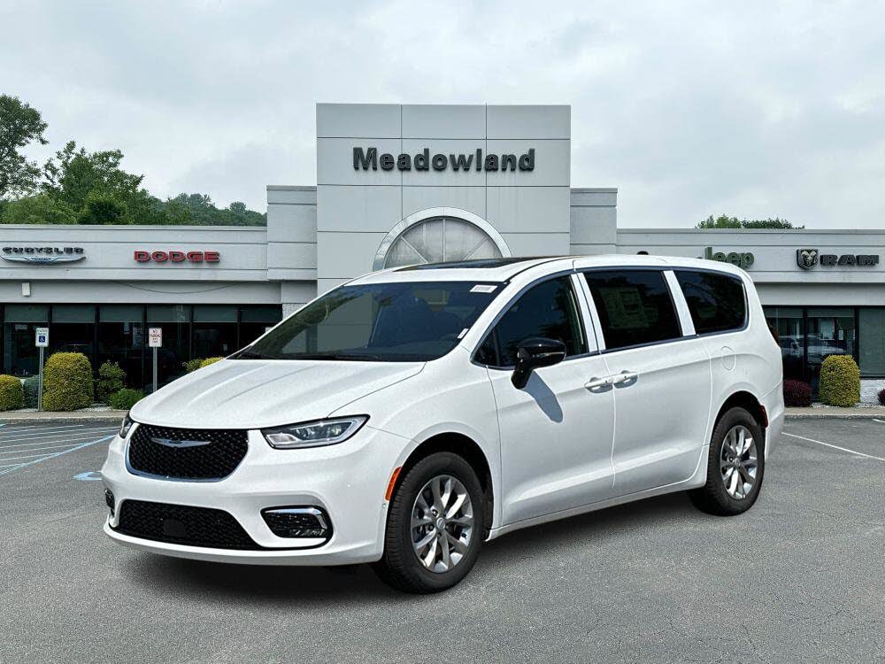 2026 Chrysler Pacifica Select AWD