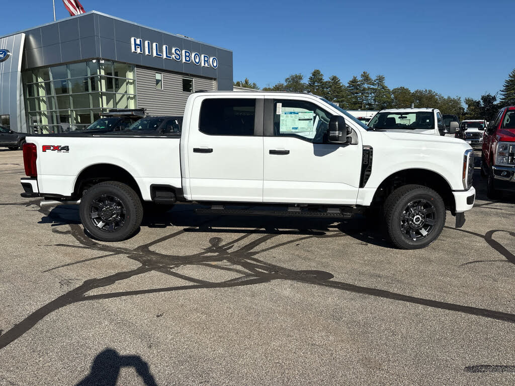 2026 Ford F-350 Super Duty XL Crew Cab 4WD