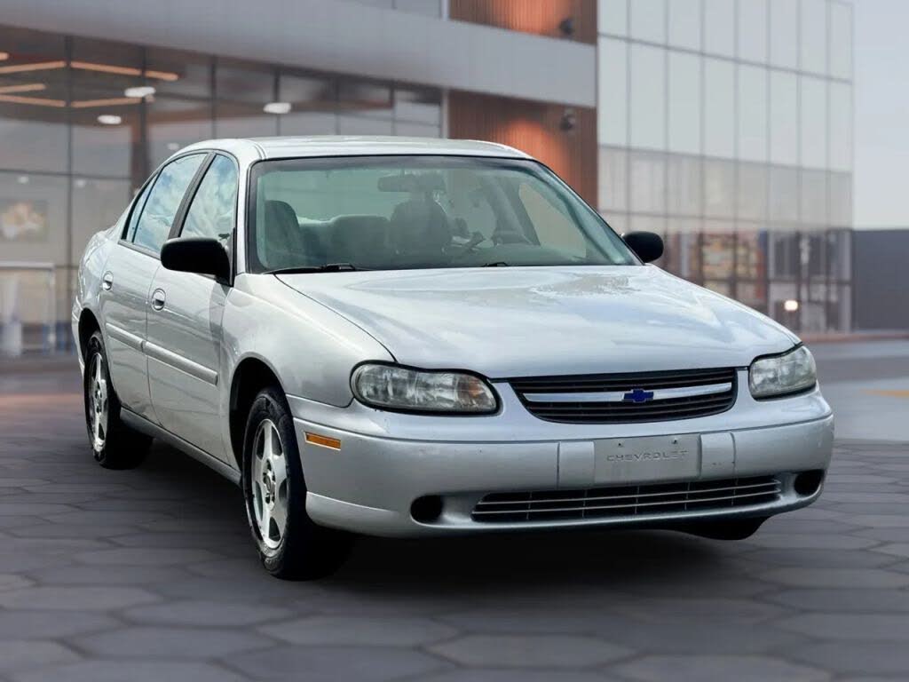 2004 Chevrolet Classic FWD