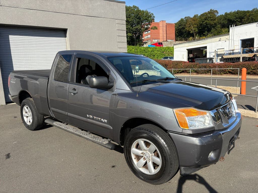 2014 Nissan Titan SV King Cab 4WD