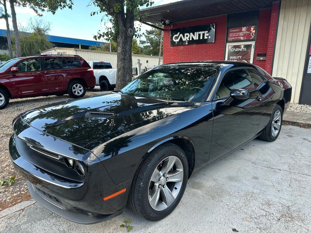 2019 Dodge Challenger SXT RWD