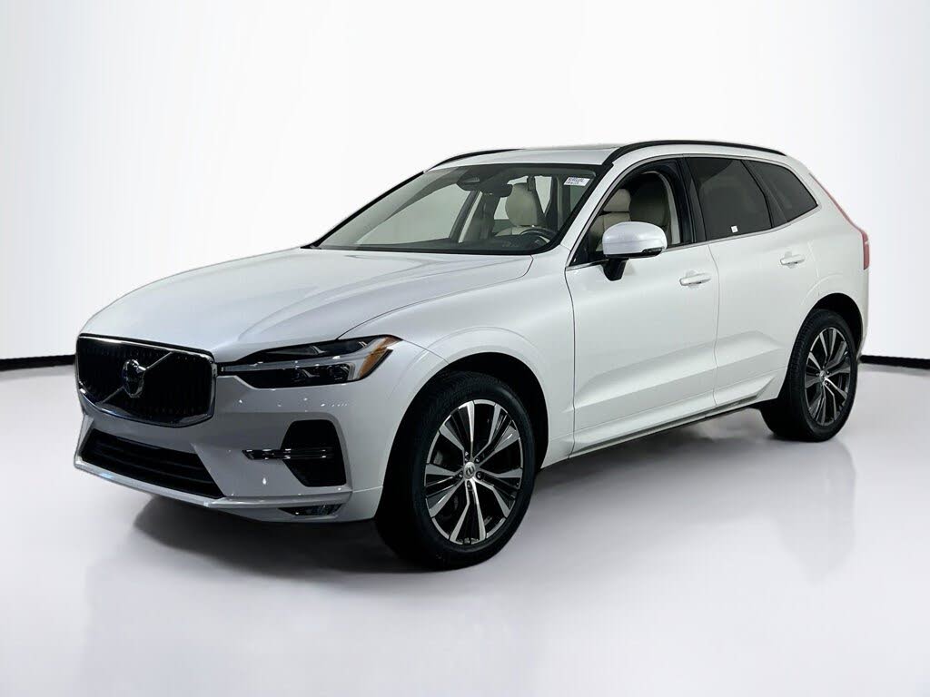 2022 Volvo XC60 B5 Momentum FWD