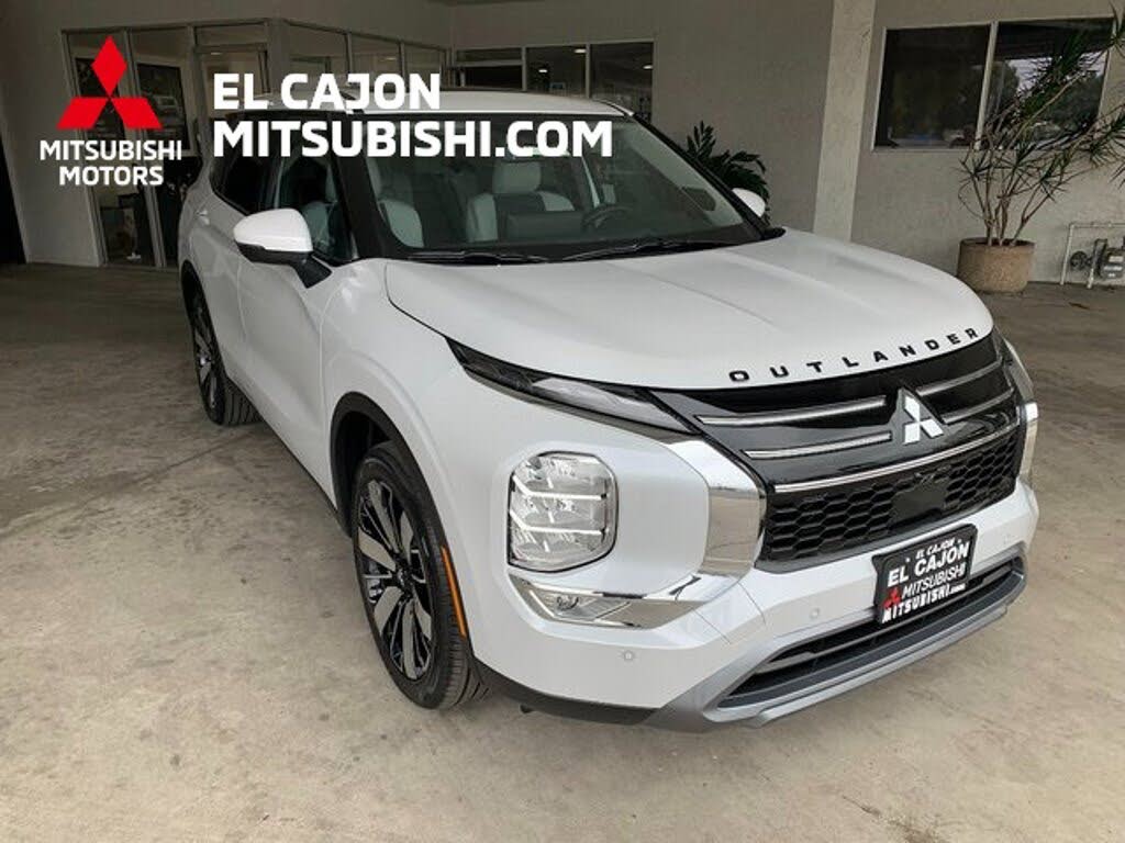 2025 Mitsubishi Outlander SE FWD