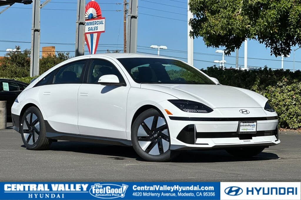 2025 Hyundai Ioniq 6 SE RWD