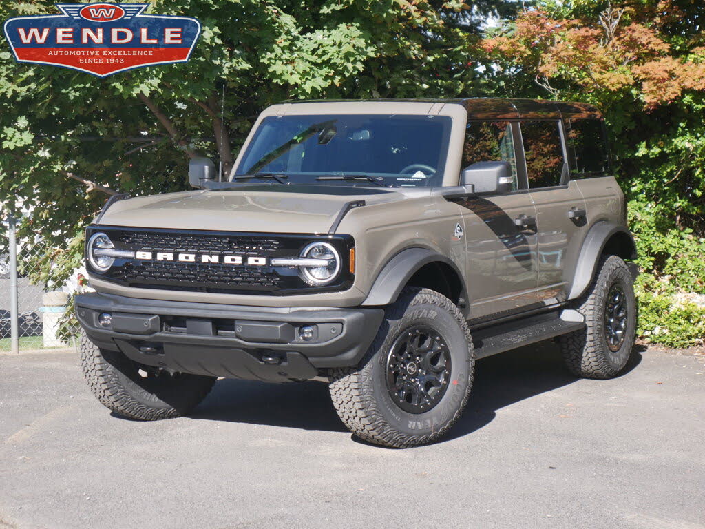 2025 Ford Bronco Outer Banks 4-Door 4WD