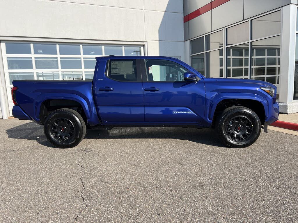 2025 Toyota Tacoma SR5 Double Cab 4WD