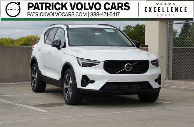 2026 Volvo XC40 B5 Plus AWD