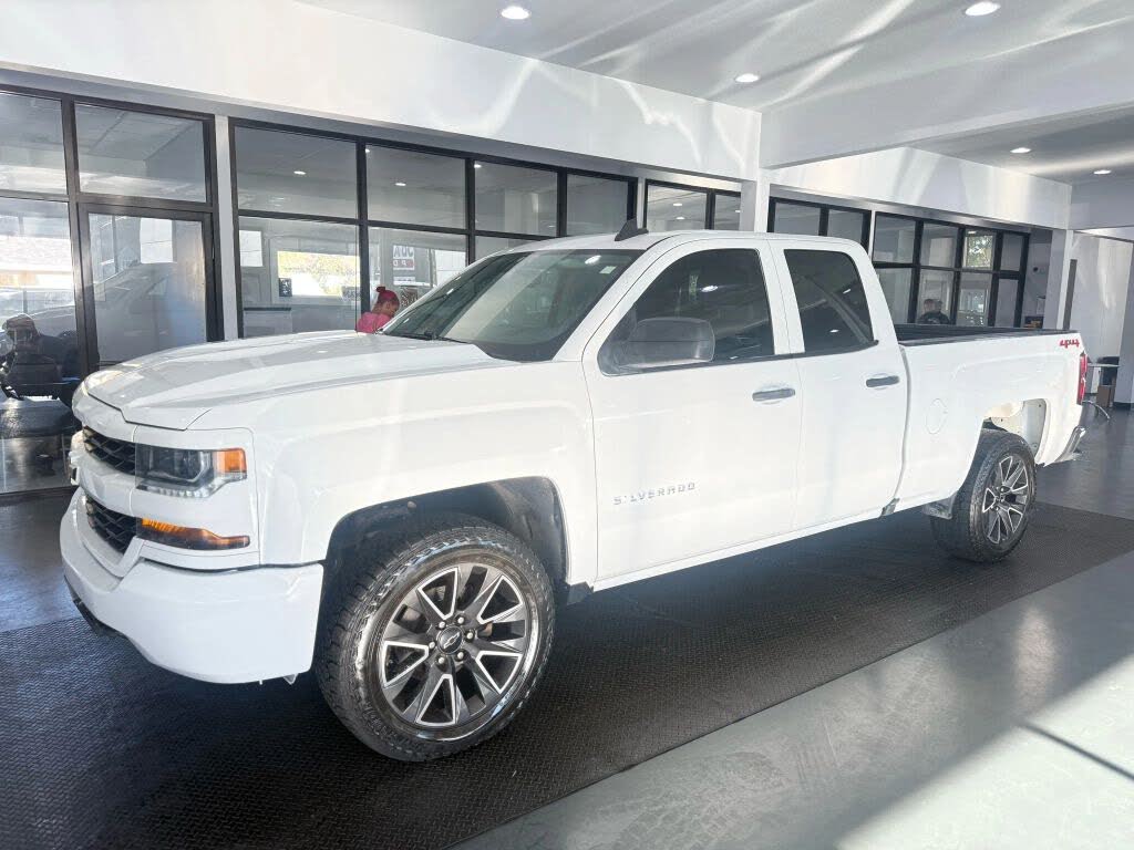 2018 Chevrolet Silverado 1500 Custom Double Cab 4WD