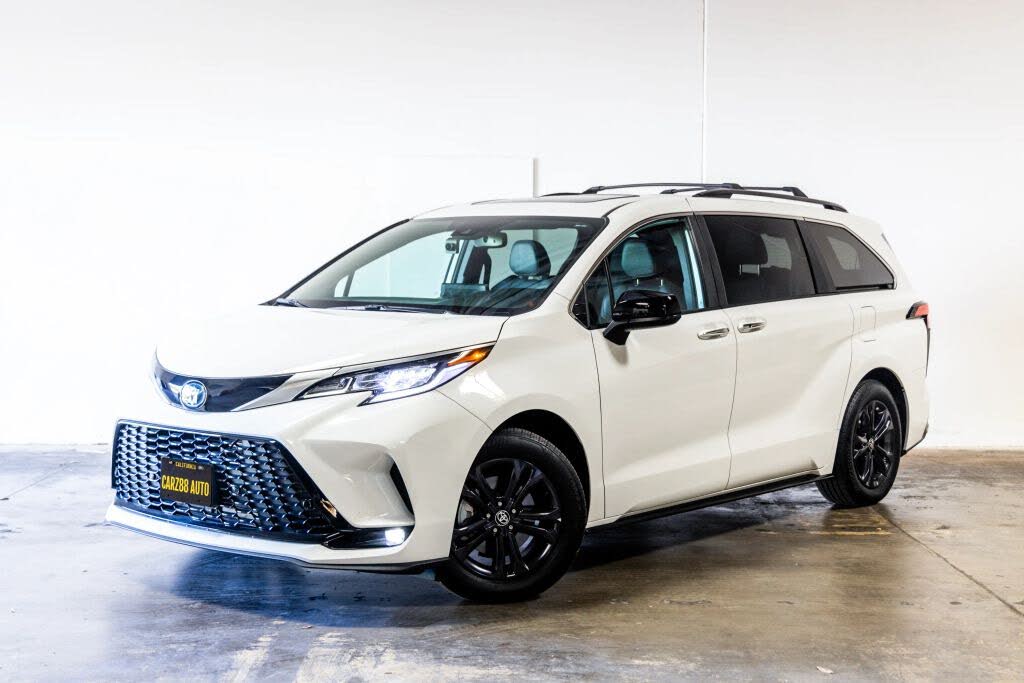 2024 Toyota Sienna XSE 7-Passenger AWD