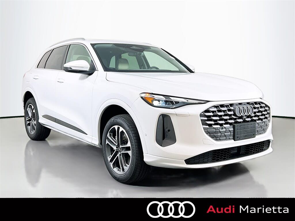 2025 Audi Q5 quattro Premium 40 TFSI