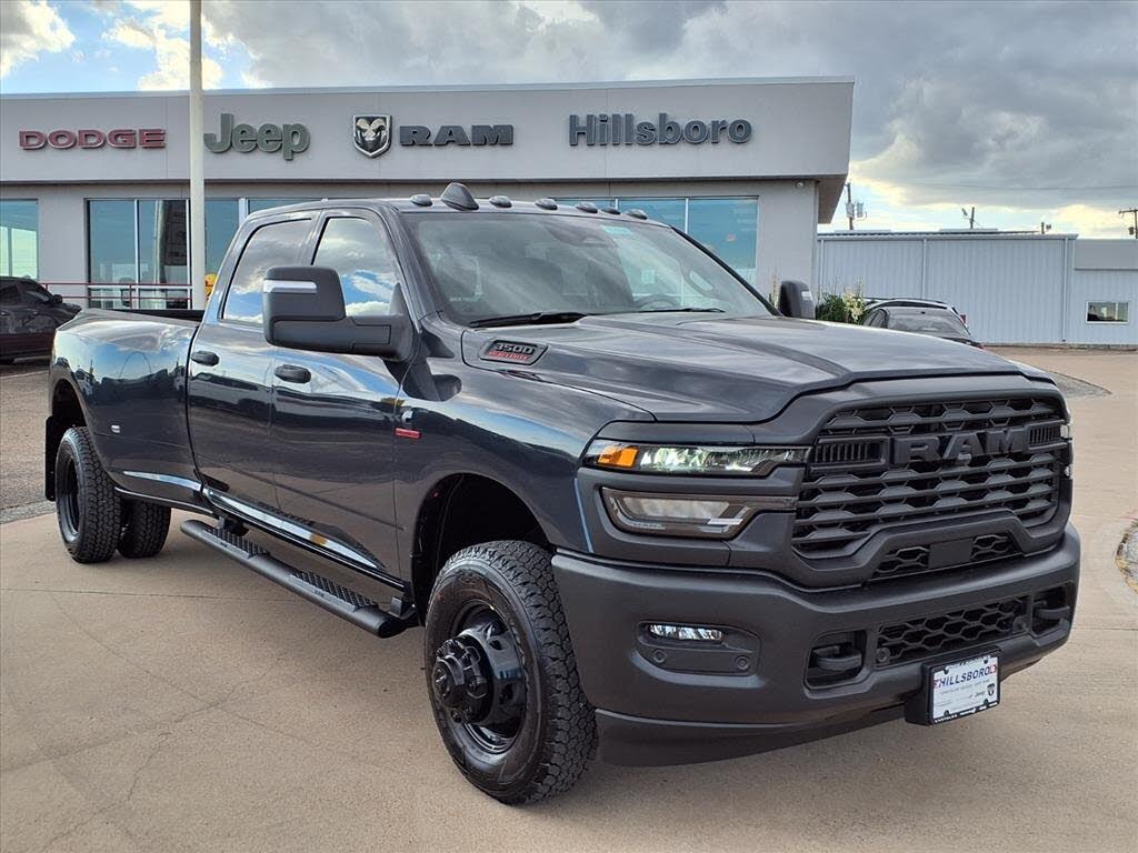 2026 RAM 3500 Tradesman Crew Cab LB DRW 4WD