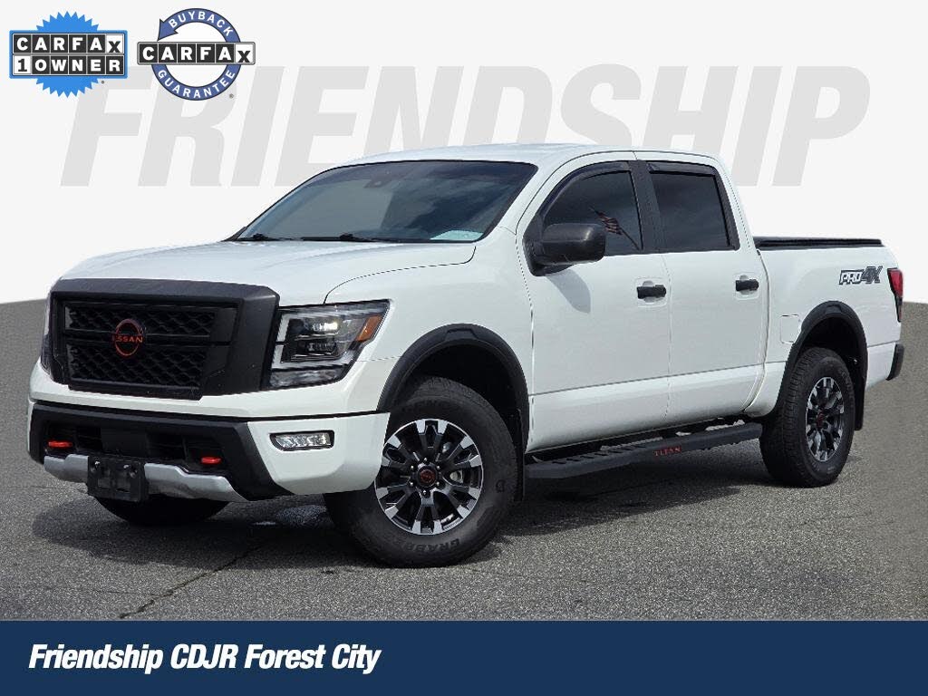 2024 Nissan Titan PRO-4X Crew Cab 4WD