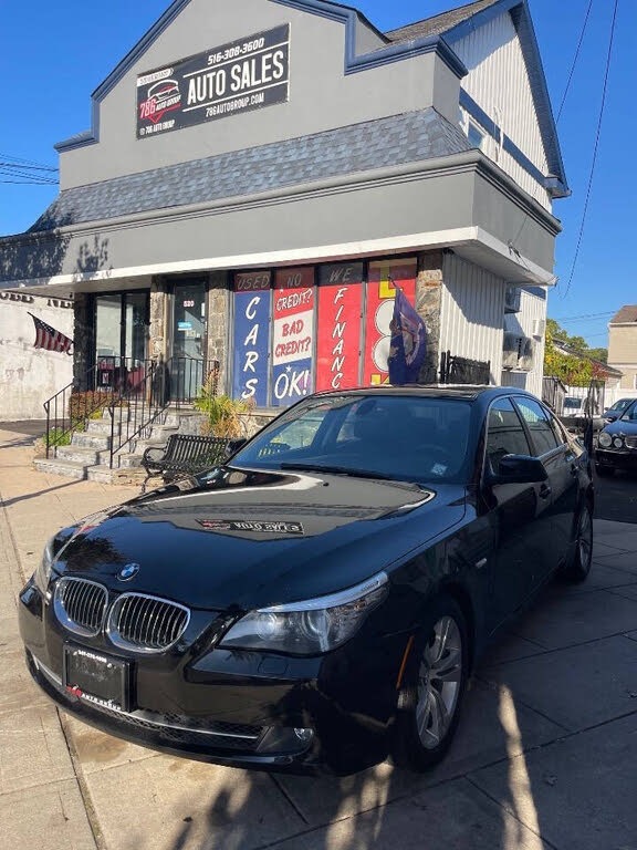 2010 BMW 5 Series 528i Sedan RWD