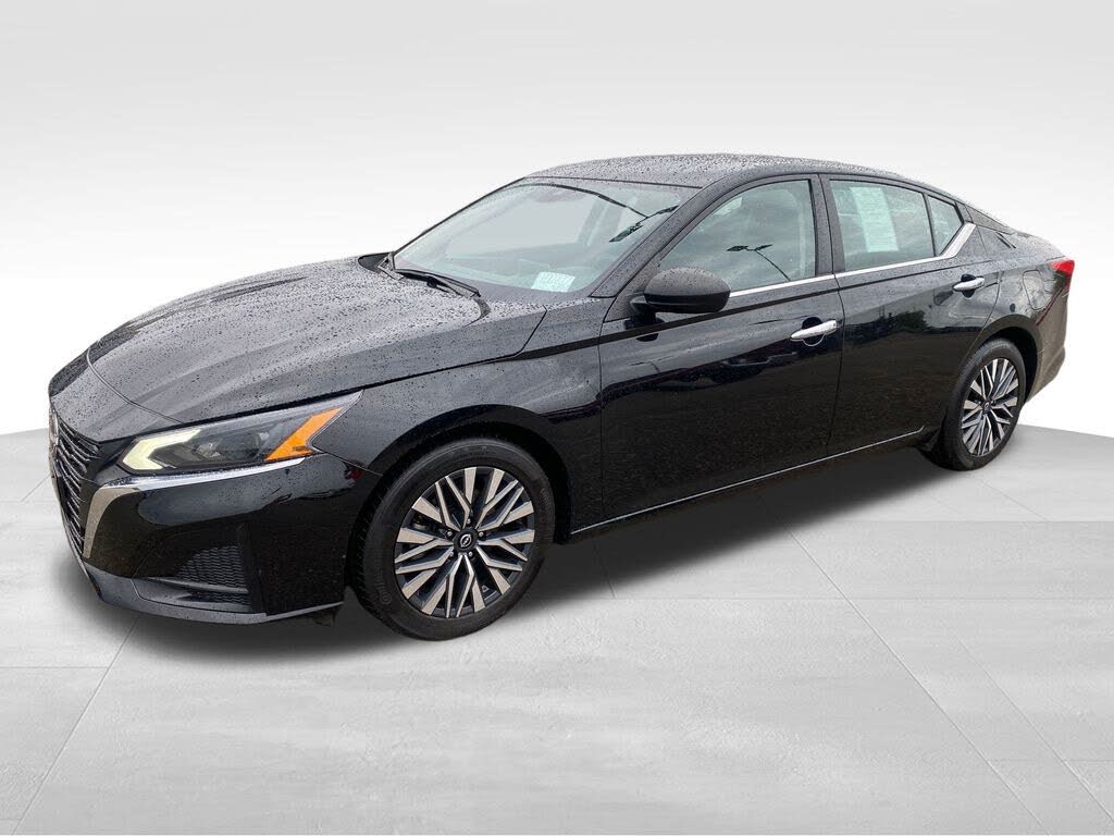 2024 Nissan Altima 2.5 SV FWD