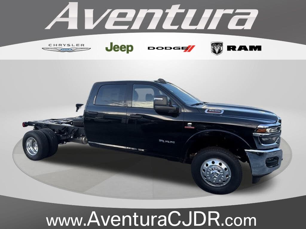 2025 RAM 3500 Chassis Tradesman Crew Cab LB DRW 4WD