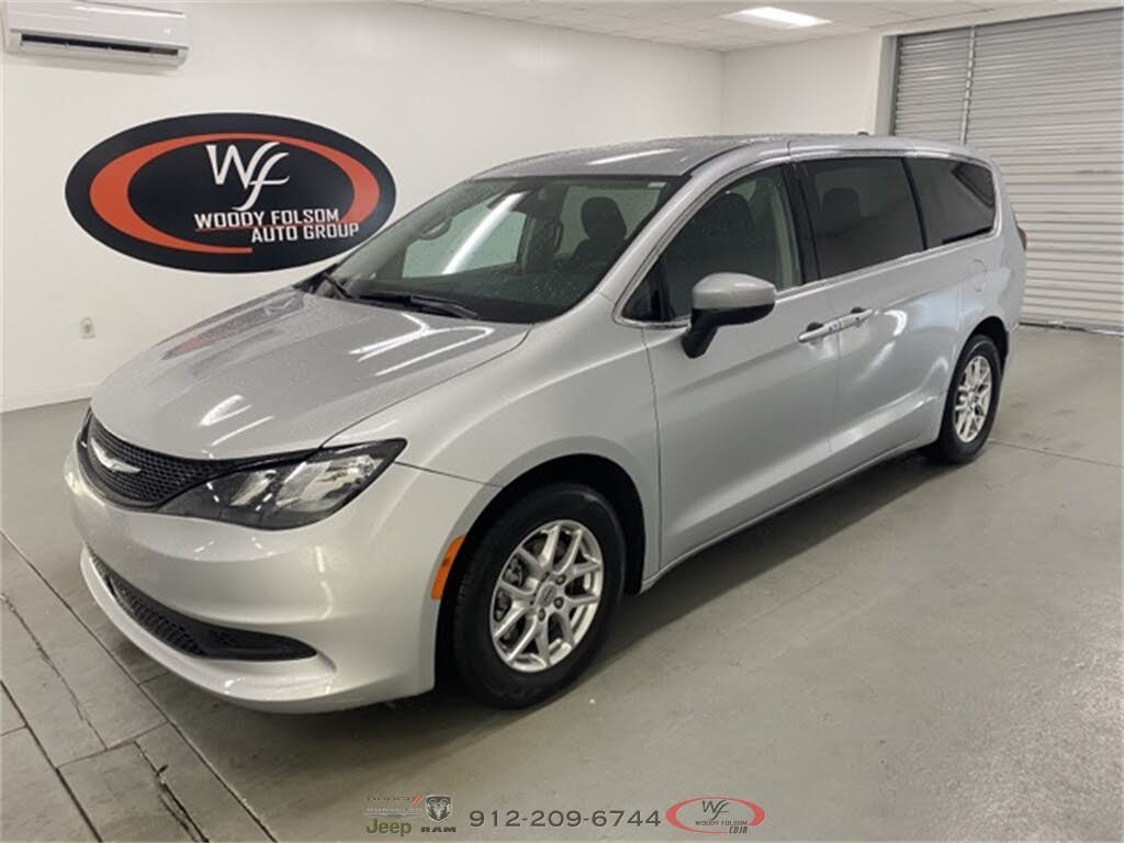 2023 Chrysler Voyager LX FWD