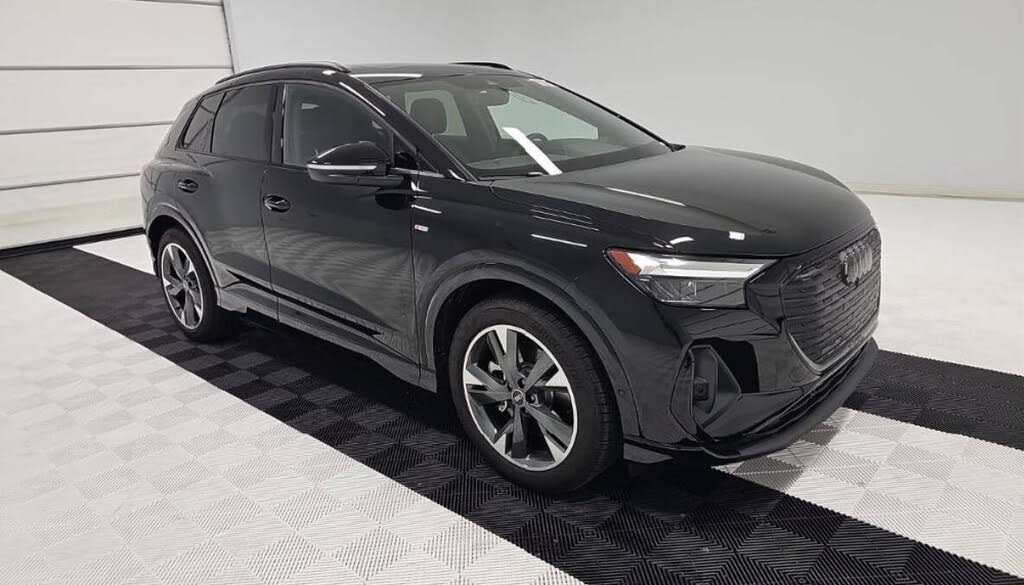 2024 Audi Q4 e-tron quattro Premium Plus 55