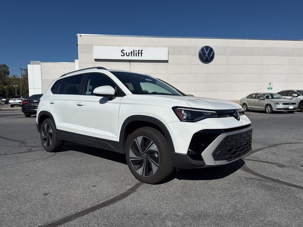 2025 Volkswagen Taos SE 4Motion