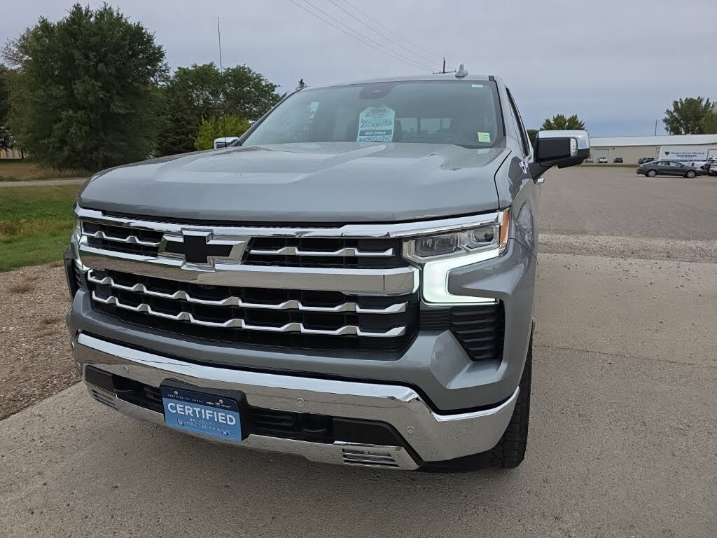 2025 Chevrolet Silverado 1500 LTZ Crew Cab 4WD