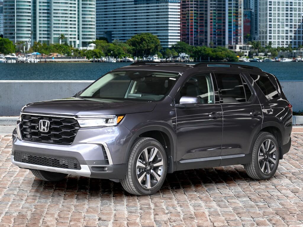 2025 Honda Pilot Touring FWD