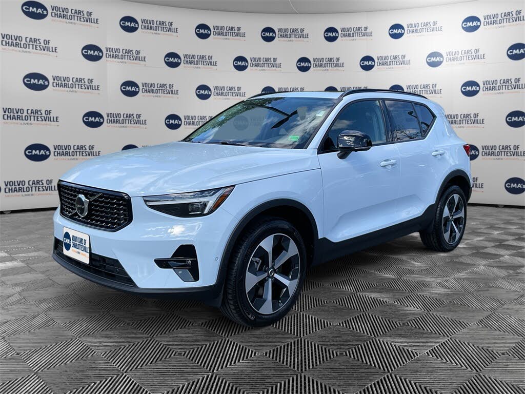 2026 Volvo XC40 B5 Plus AWD