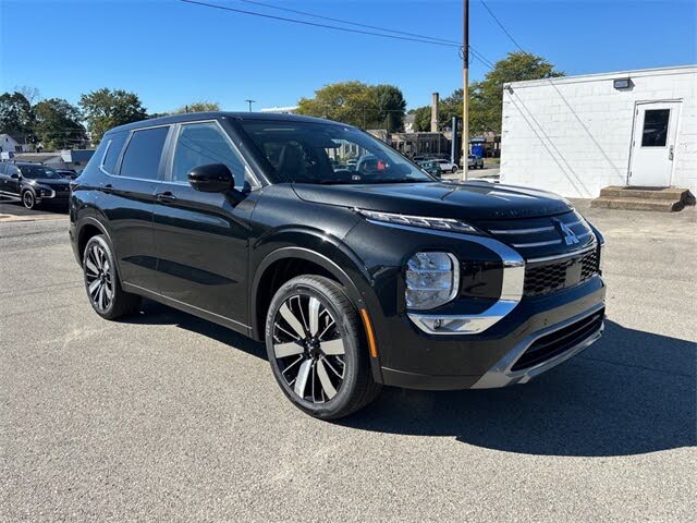 2025 Mitsubishi Outlander SE FWD