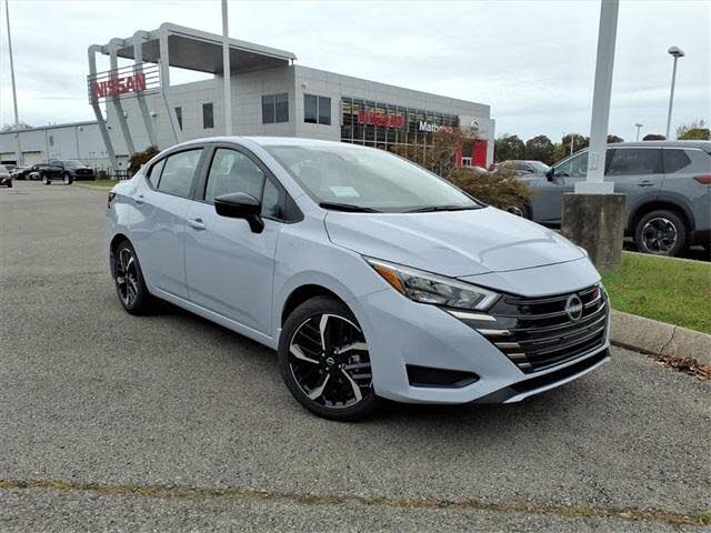 2025 Nissan Versa SR FWD