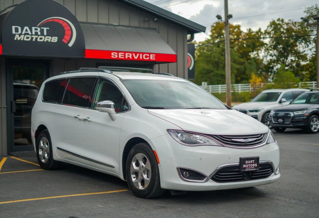 2018 Chrysler Pacifica Hybrid Limited FWD