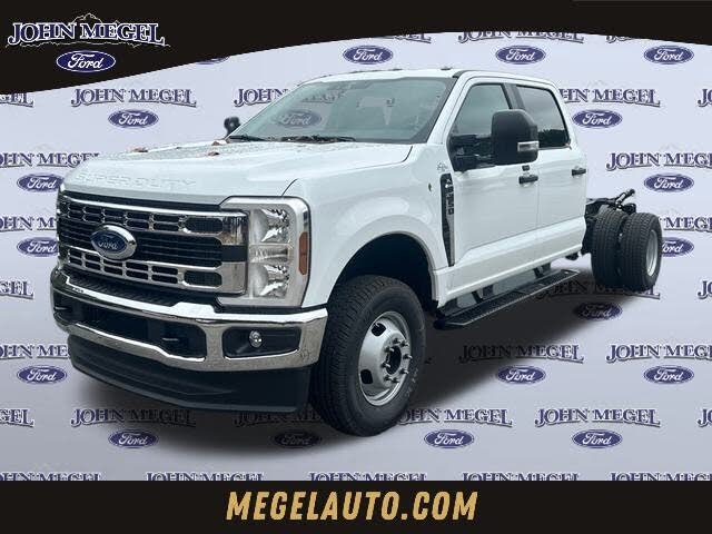 2026 Ford F-350 Super Duty Chassis XL Crew Cab DRW 4WD