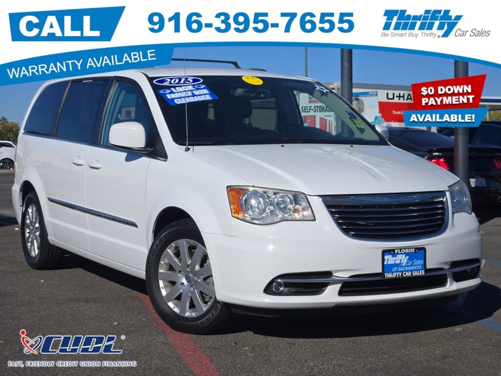 2015 Chrysler Town & Country Touring FWD
