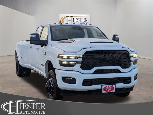 2026 RAM 3500 Limited Crew Cab LB DRW 4WD