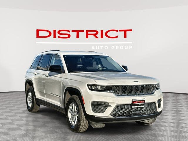 2024 Jeep Grand Cherokee Laredo RWD