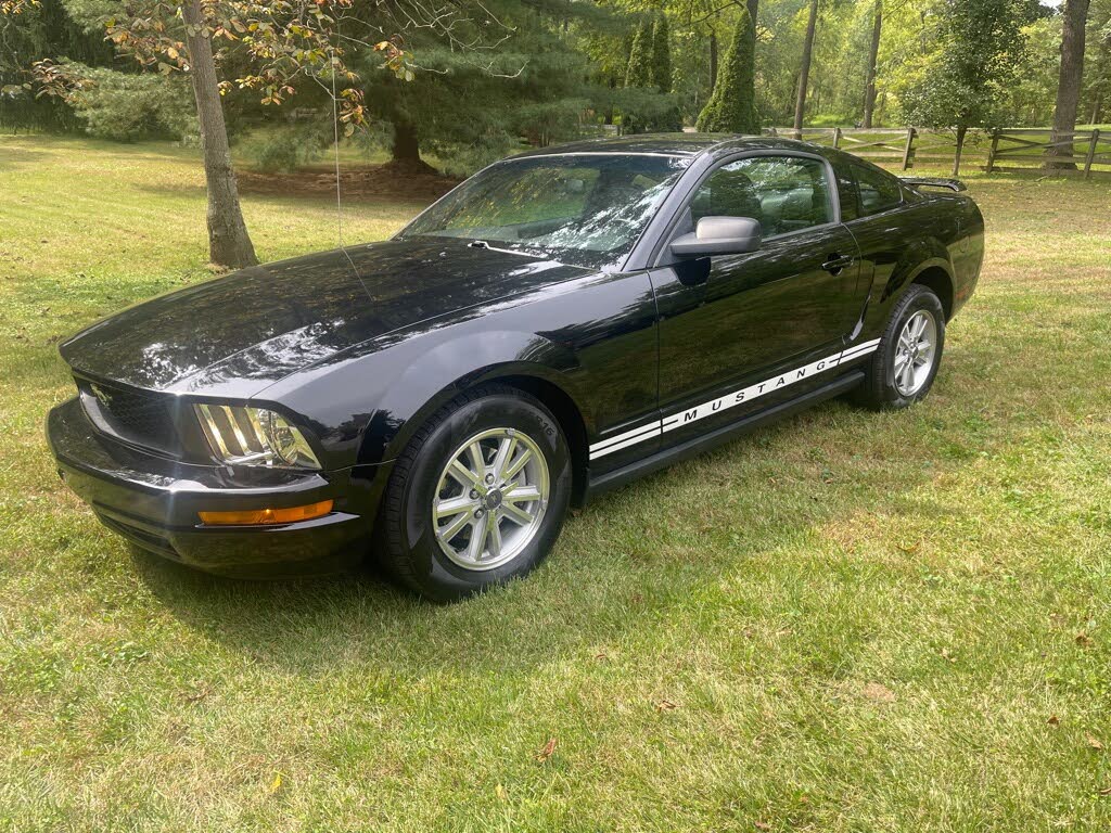 2006 Ford Mustang V6 Coupe RWD