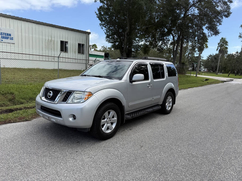 2008 Nissan Pathfinder SE