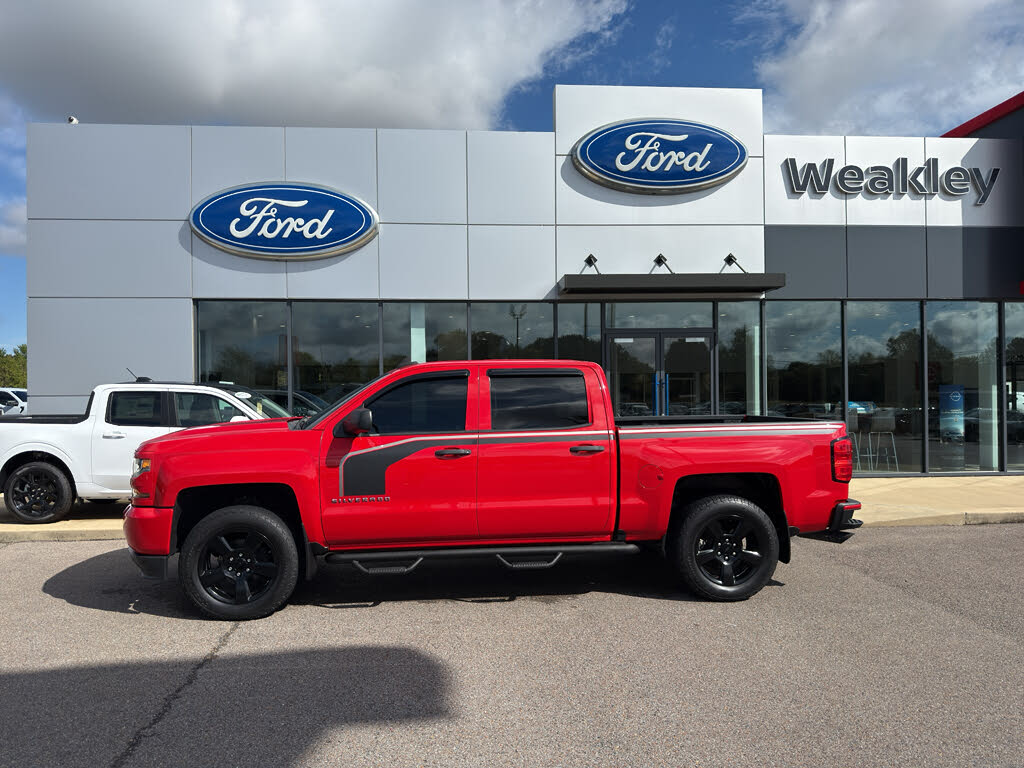 2018 Chevrolet Silverado 1500 Custom Crew Cab 4WD