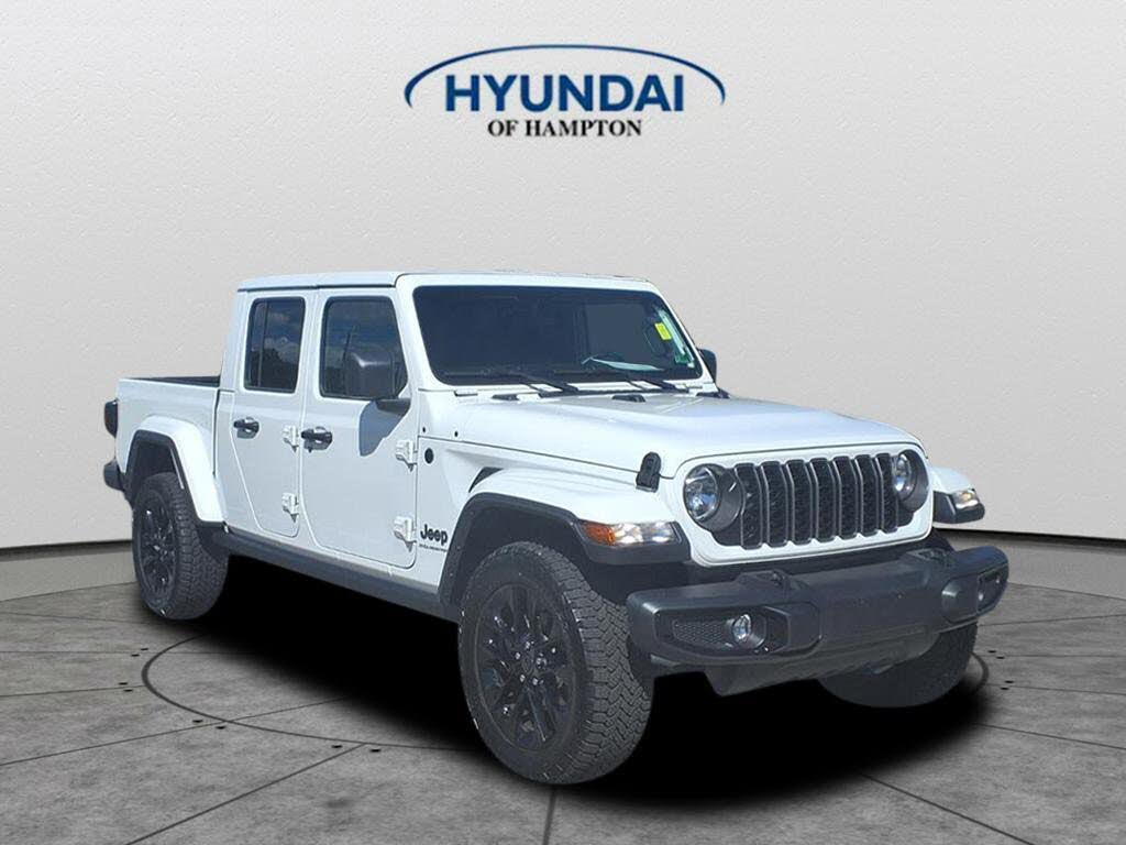 2024 Jeep Gladiator NightHawk Crew Cab 4WD