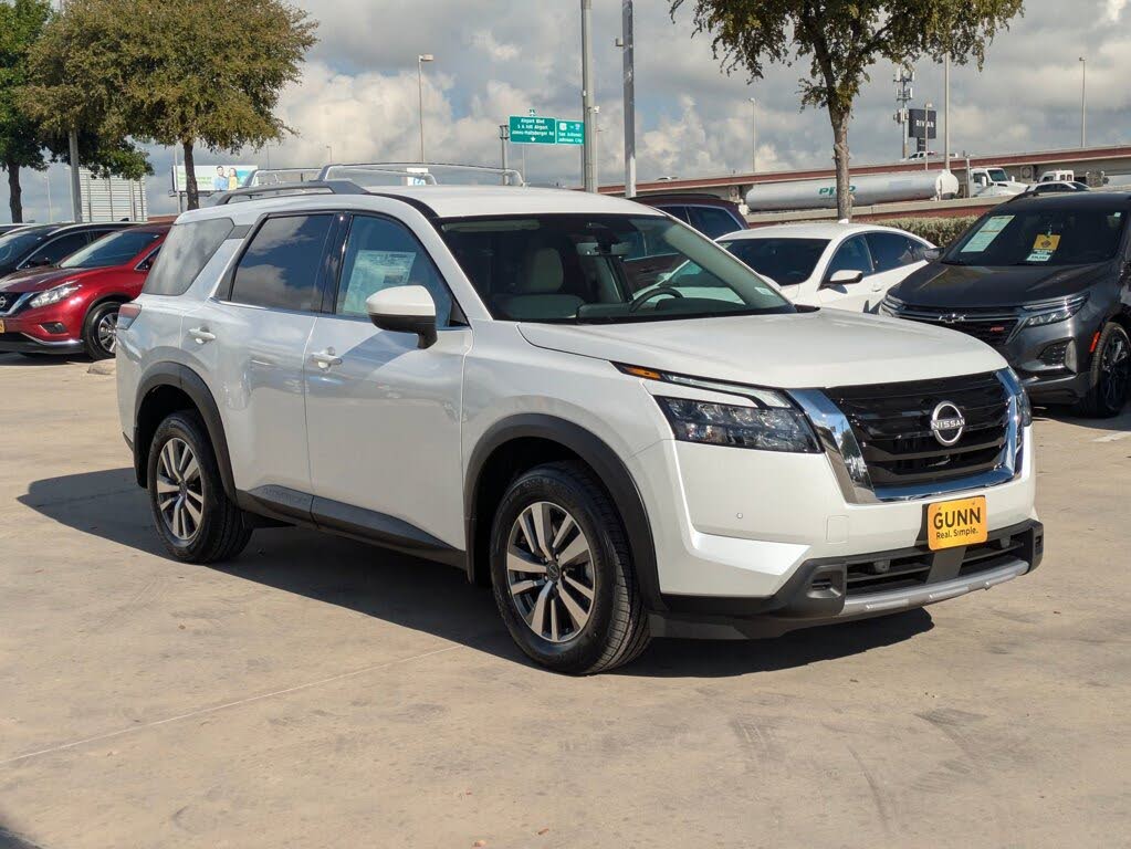 2025 Nissan Pathfinder SL 4WD
