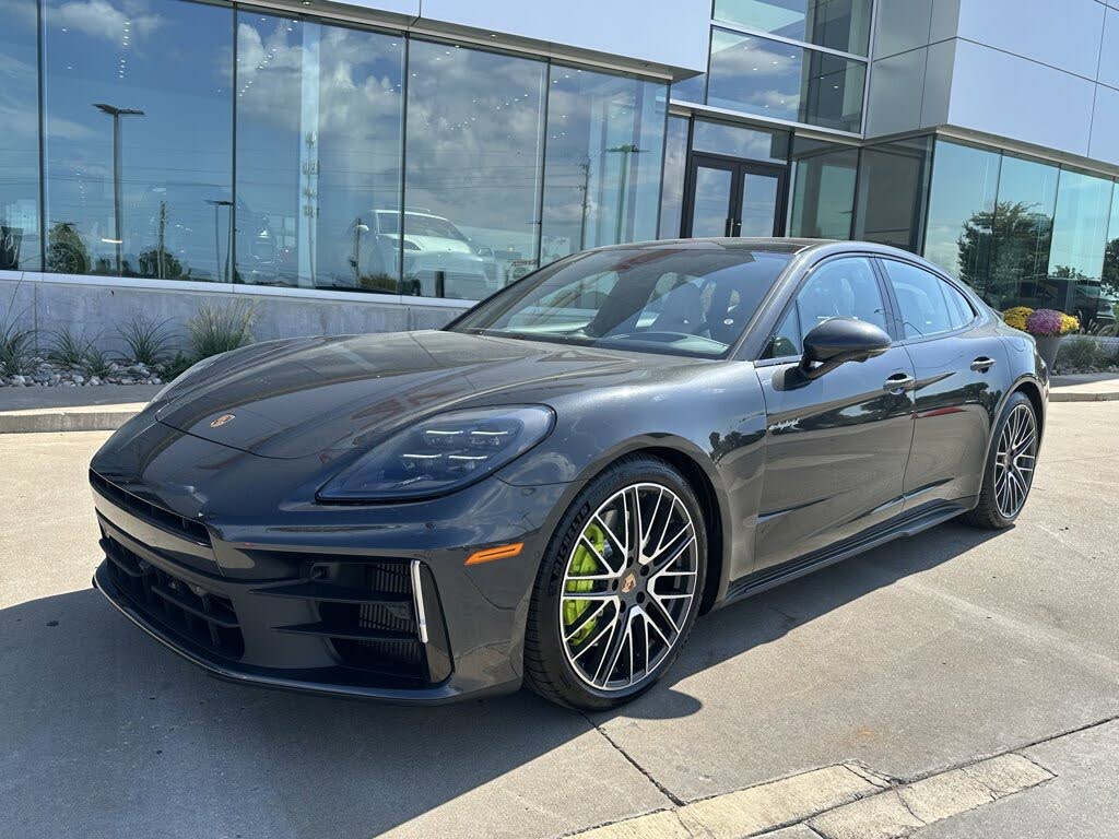 2026 Porsche Panamera 4 AWD