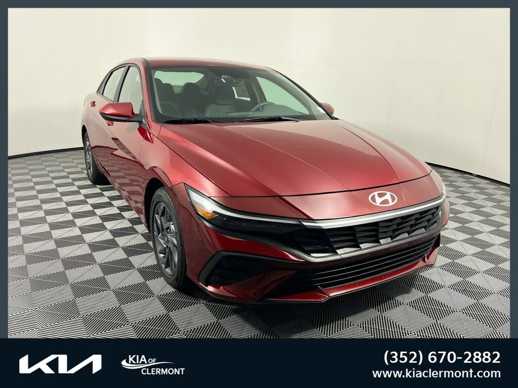 2024 Hyundai Elantra SEL FWD