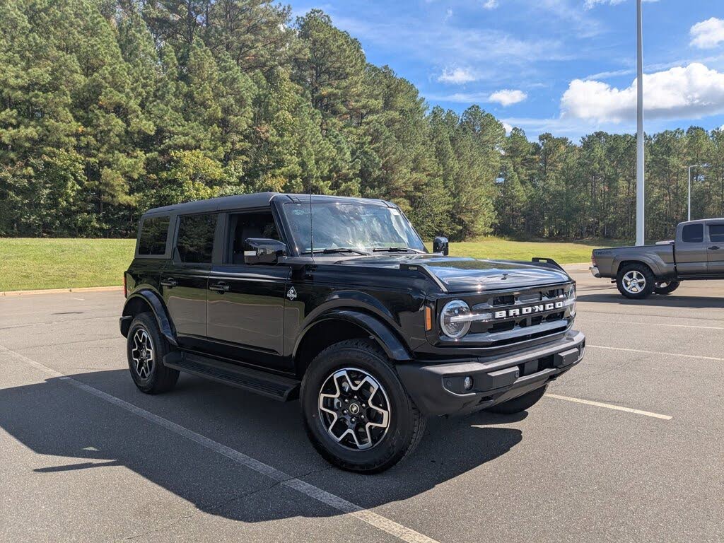 2025 Ford Bronco Outer Banks 4-Door 4WD