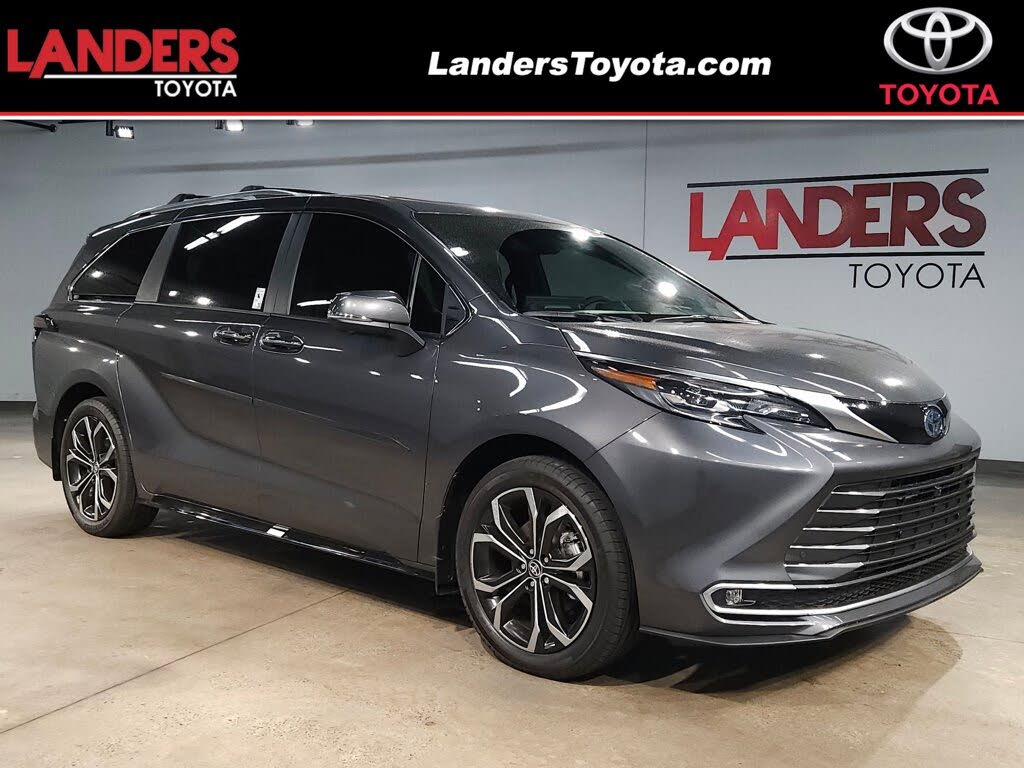 2025 Toyota Sienna Platinum 7-Passenger FWD