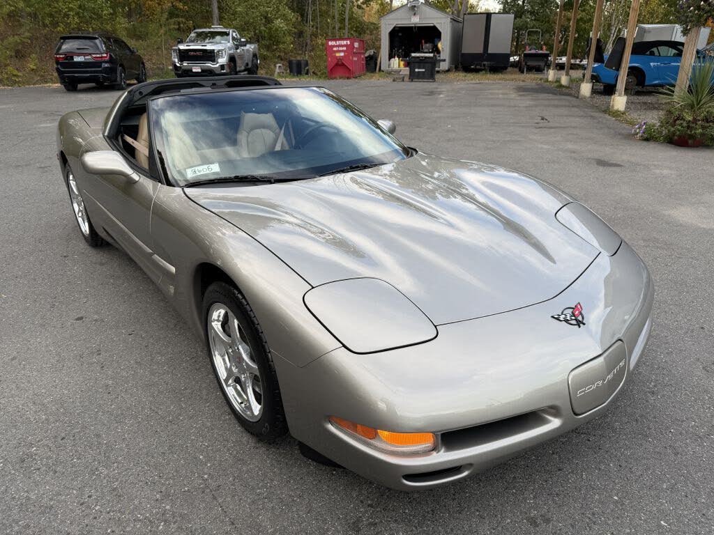2000 Chevrolet Corvette Coupe RWD