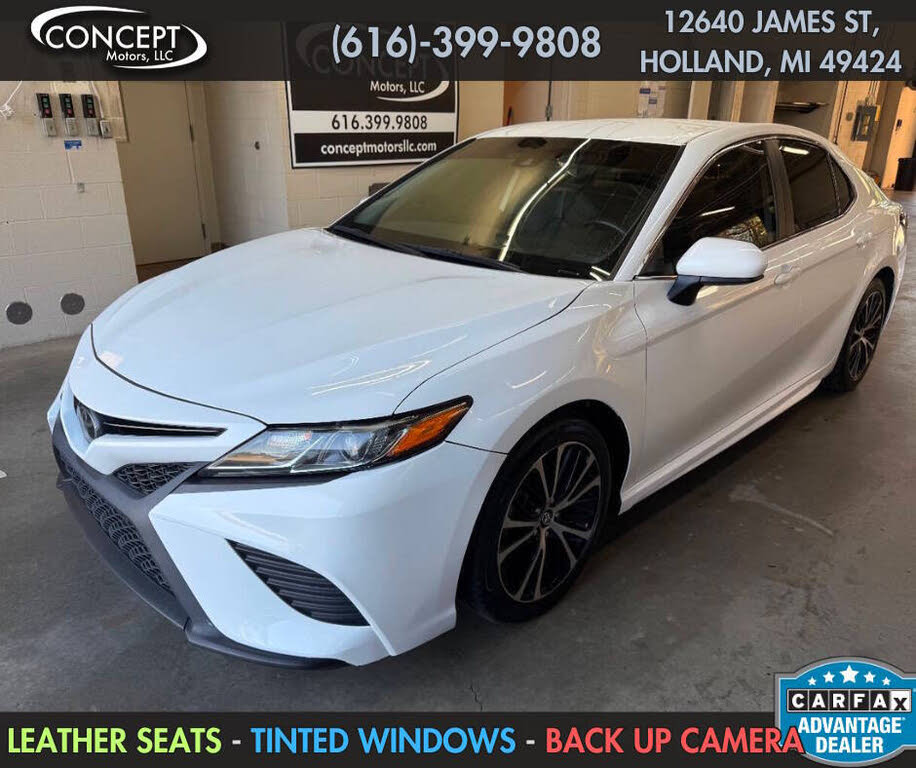 2020 Toyota Camry SE FWD