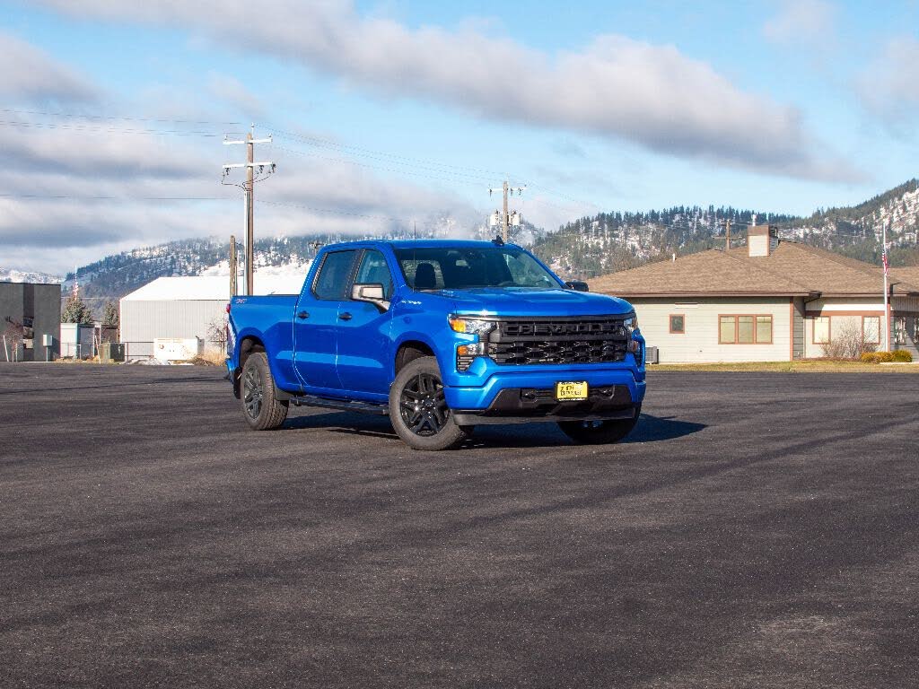 2025 Chevrolet Silverado 1500 Custom Crew Cab 4WD