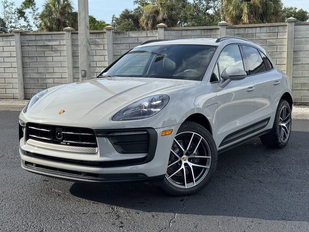 2025 Porsche Macan AWD
