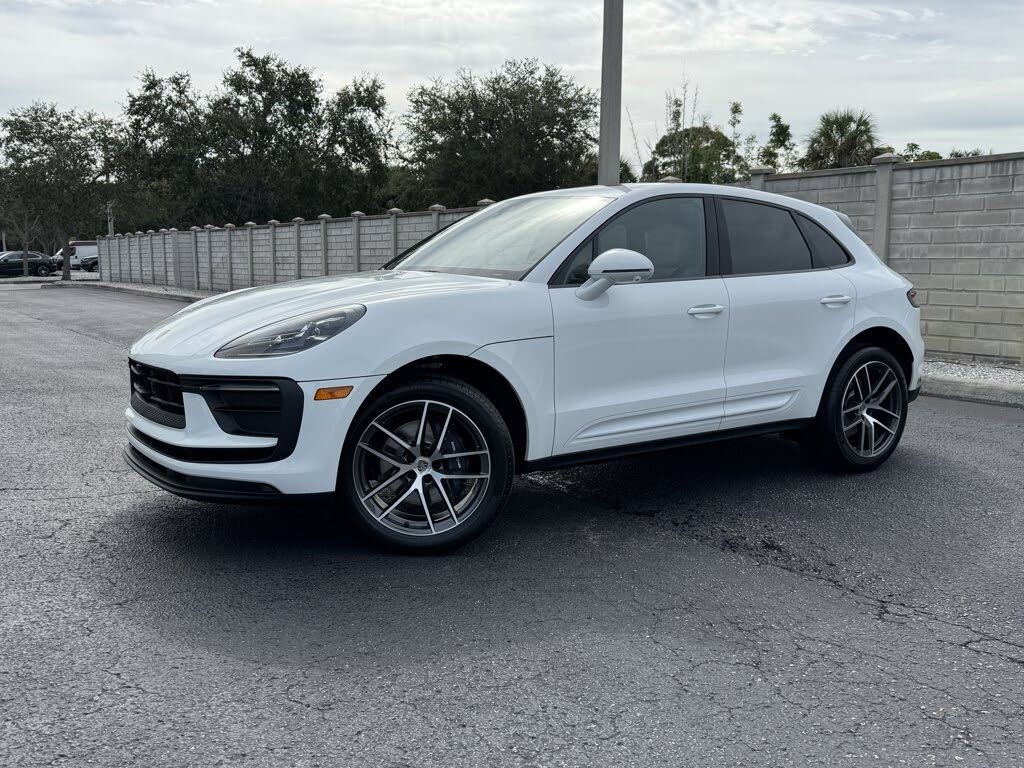 2026 Porsche Macan AWD