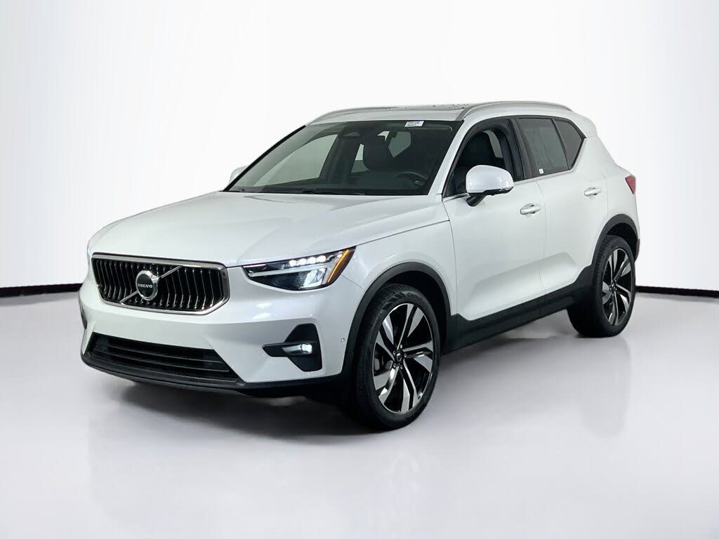 2023 Volvo XC40 B5 Plus Bright Theme AWD